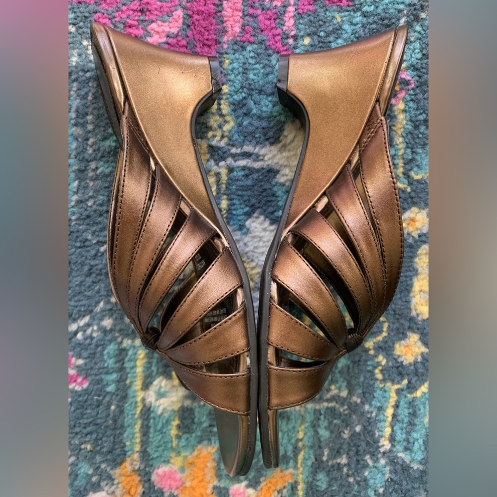 Excellent Condition, Life Stride “Natchez-Bronze” Sandal, Comes w/ Box, Size 7.5 - Picture 2 of 8